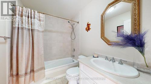 70 Richard Lovat Court, Vaughan, ON - Indoor Photo Showing Bathroom