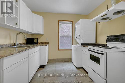 721-723 Campbell Avenue, Windsor, ON - Indoor Photo Showing Kitchen With Double Sink