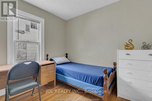 721-723 Campbell Avenue, Windsor, ON - Indoor Photo Showing Bedroom