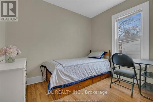 721-723 Campbell Avenue, Windsor, ON - Indoor Photo Showing Bedroom