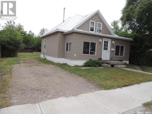 630 3Rd Street, Estevan, SK - Outdoor