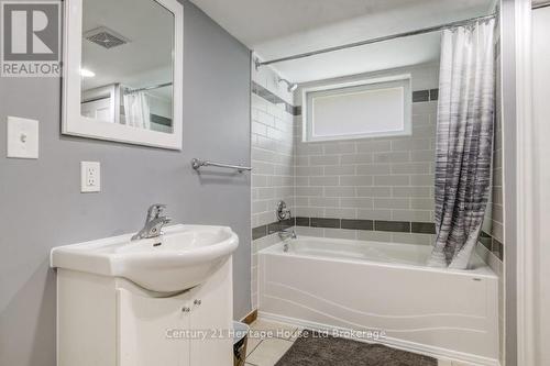 584572 Beachville Road, South-West Oxford (Beachville), ON - Indoor Photo Showing Bathroom