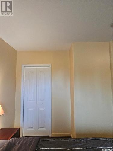 495 Second Avenue, Benson Rm No. 35, SK - Indoor