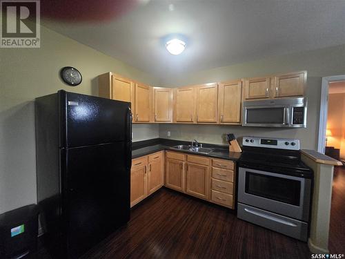 495 Second Avenue, Benson Rm No. 35, SK - Indoor Photo Showing Kitchen With Double Sink