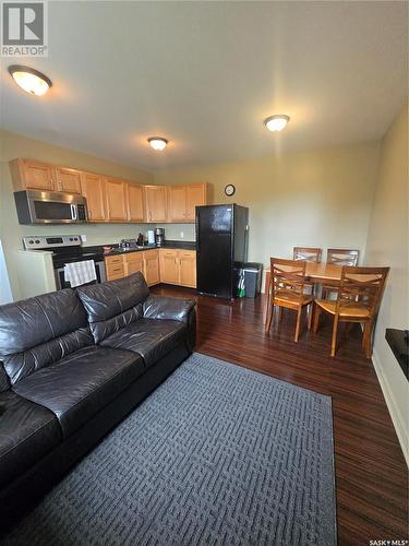 495 Second Avenue, Benson Rm No. 35, SK - Indoor Photo Showing Living Room