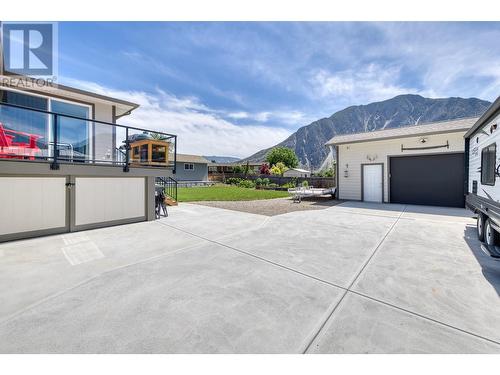 617 2Nd Avenue, Keremeos, BC - Outdoor
