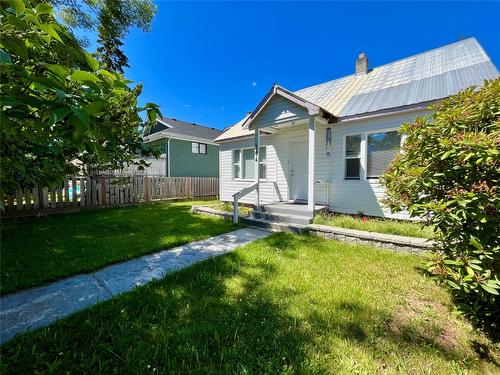 304 7th Avenue  Nakusp, BC V0G 1R0