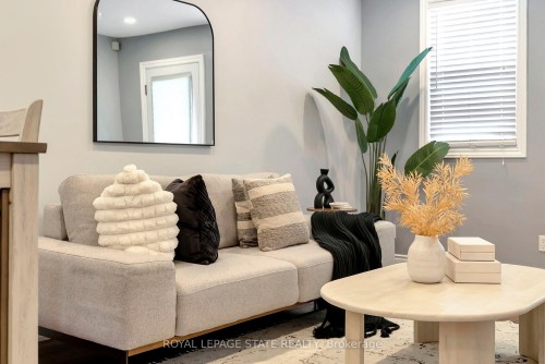 746 Roxborough Avenue, Hamilton, ON - Indoor