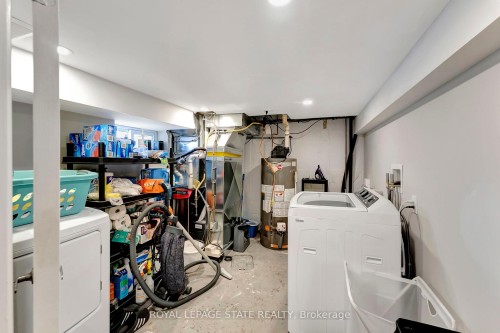 746 Roxborough Avenue, Hamilton, ON - Indoor Photo Showing Laundry Room