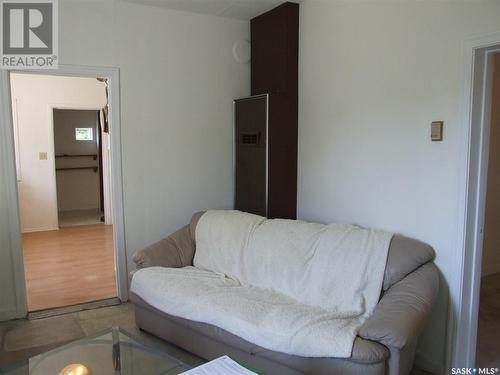 150 2Nd Street E, Fox Valley, SK - Indoor