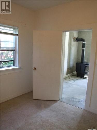 150 2Nd Street E, Fox Valley, SK - Indoor Photo Showing Other Room