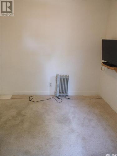 150 2Nd Street E, Fox Valley, SK - Indoor Photo Showing Other Room