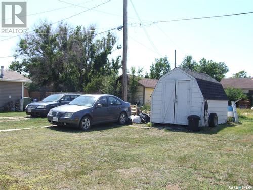 150 2Nd Street E, Fox Valley, SK - Outdoor