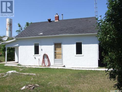 150 2Nd Street E, Fox Valley, SK - Outdoor