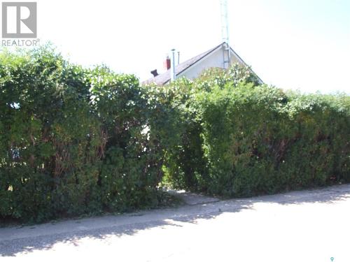 150 2Nd Street E, Fox Valley, SK - Outdoor