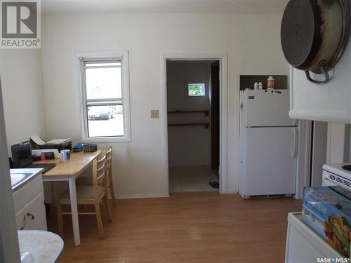 150 2Nd Street E, Fox Valley, SK - Indoor