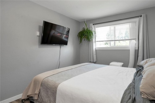 925 Watson Cres, Campbell River, BC - Indoor Photo Showing Bedroom
