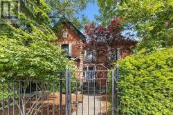 14 HALTON STREET  Toronto, ON M6J 1R3