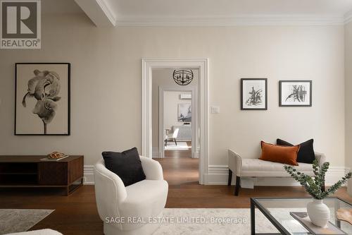 14 Halton Street, Toronto, ON - Indoor Photo Showing Living Room