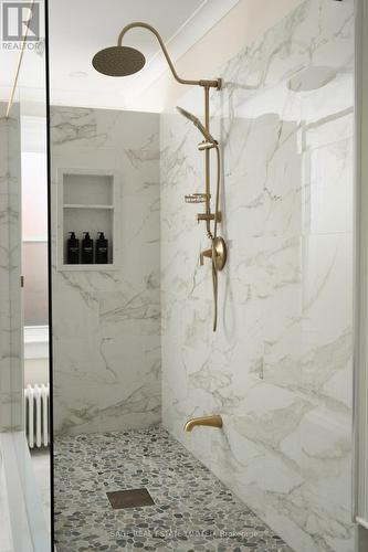 14 Halton Street, Toronto, ON - Indoor Photo Showing Bathroom