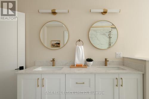 14 Halton Street, Toronto, ON - Indoor Photo Showing Bathroom