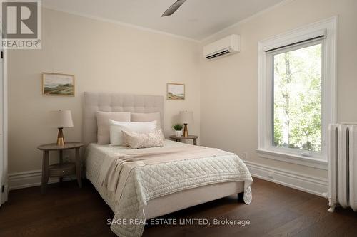14 Halton Street, Toronto, ON - Indoor Photo Showing Bedroom