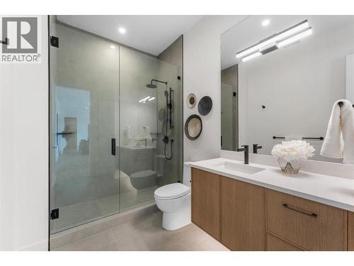 271 Chicopee Road Unit# 4, Vernon, BC - Indoor Photo Showing Bathroom