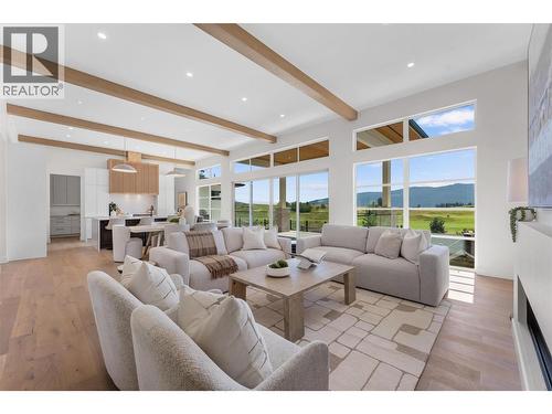 271 Chicopee Road Unit# 4, Vernon, BC - Indoor Photo Showing Living Room