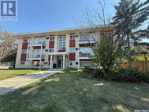 3 1811 8Th Avenue N, Regina, SK - Outdoor With Facade