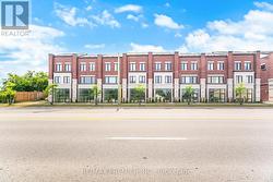 4 - 200 DISSETTE STREET  Bradford West Gwillimbury, ON L3Z 3G8