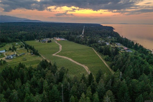 2400 Anderton Rd, Comox, BC 