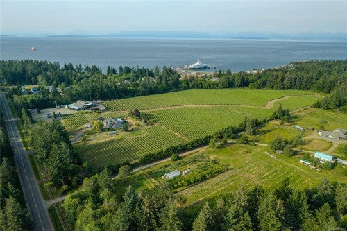 2400 Anderton Rd, Comox, BC 