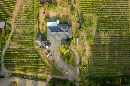 2400 Anderton Rd, Comox, BC 