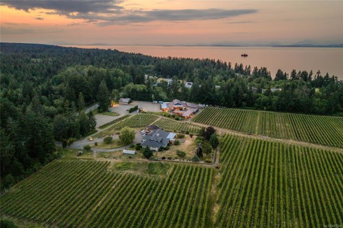 2400 Anderton Rd, Comox, BC 