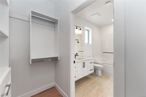 219 Cowichan Lake Rd, Lake Cowichan, BC 