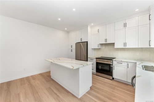 219 Cowichan Lake Rd, Lake Cowichan, BC 