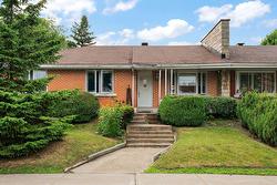 2315 Rue Noël  Montréal (Saint-Laurent), QC H4M 1S1