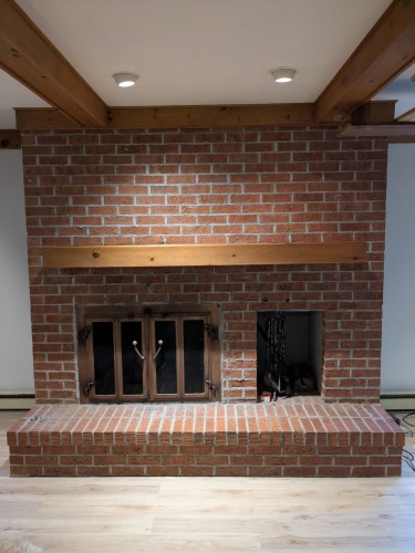 Salle familiale - 202 Ch. Des Chênes, Sainte-Anne-Des-Lacs, QC - Indoor With Fireplace