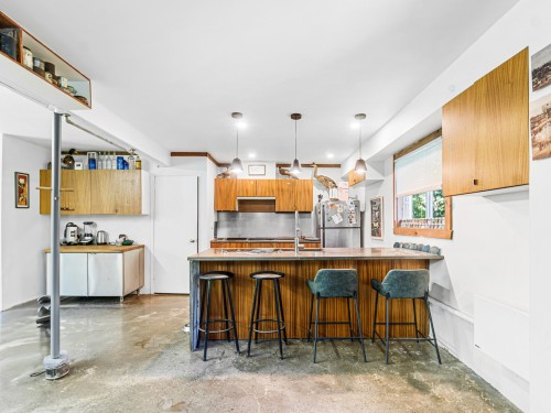 Garage - 202 Ch. Des Chênes, Sainte-Anne-Des-Lacs, QC - Indoor Photo Showing Kitchen