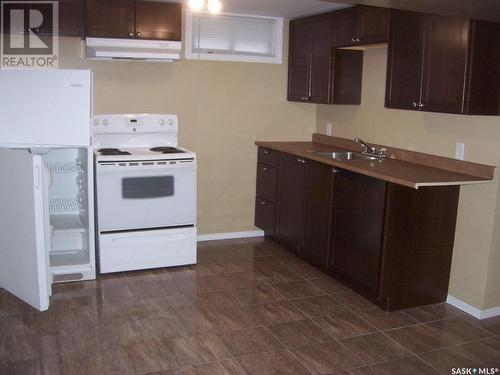 630 5Th Avenue E, Prince Albert, SK - Indoor Photo Showing Kitchen
