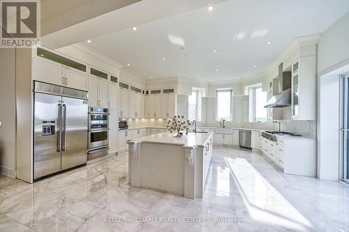 6196 Ravenshoe Road, Georgina, ON - Indoor Photo Showing Kitchen With Upgraded Kitchen