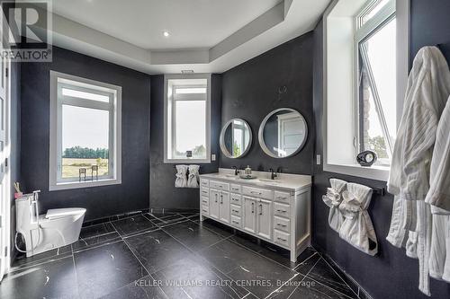 6196 Ravenshoe Road, Georgina, ON - Indoor Photo Showing Bathroom