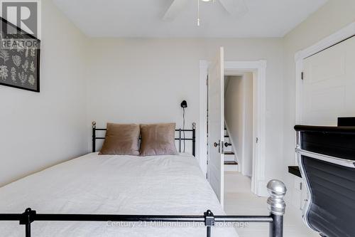 439 Birch Street, Collingwood, ON - Indoor Photo Showing Bedroom