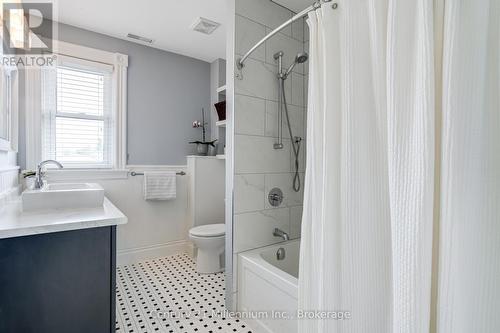 439 Birch Street, Collingwood, ON - Indoor Photo Showing Bathroom