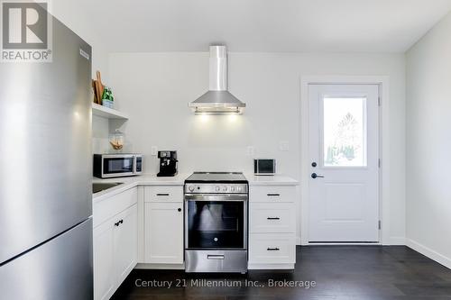 439 Birch Street, Collingwood, ON - Indoor Photo Showing Kitchen