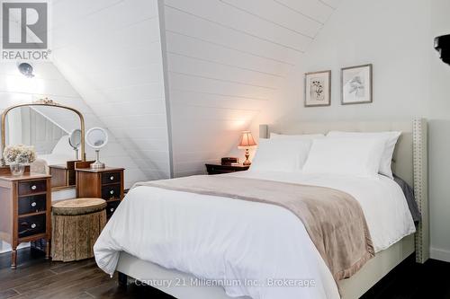 439 Birch Street, Collingwood, ON - Indoor Photo Showing Bedroom