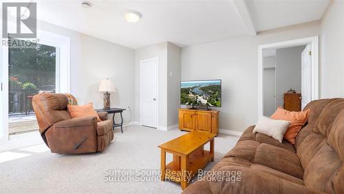 68 Sauble Falls Road, South Bruce Peninsula, ON - Indoor Photo Showing Living Room