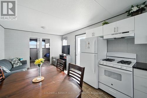 40 Stand - 1235 Villiers Line, Otonabee-South Monaghan, ON - Indoor Photo Showing Kitchen