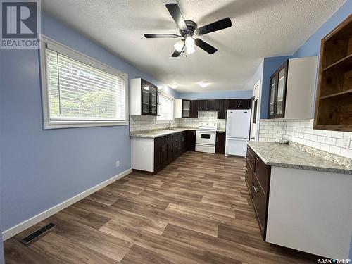 101 1St Avenue, Medstead, SK - Indoor Photo Showing Kitchen