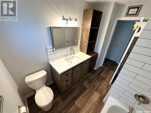 101 1St Avenue, Medstead, SK - Indoor Photo Showing Bathroom